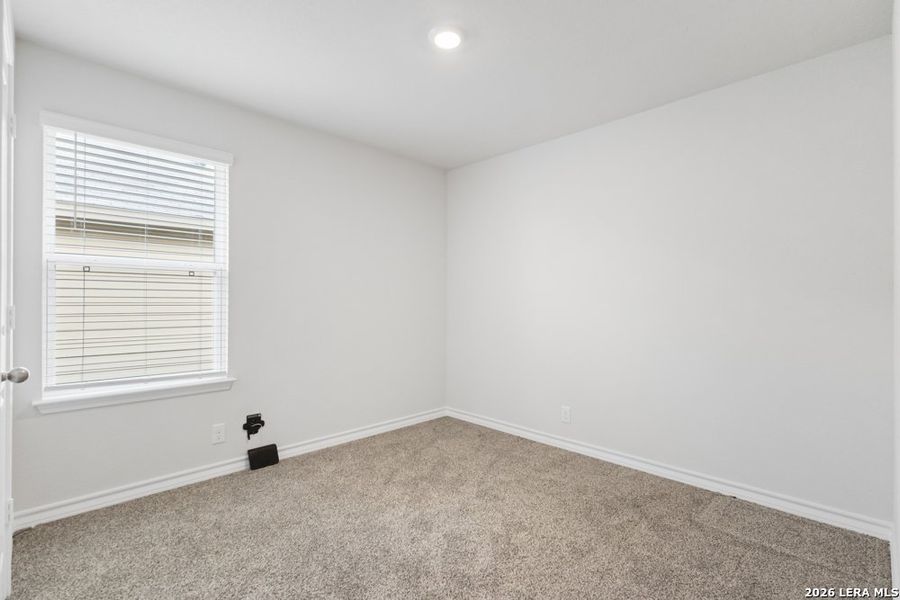 Spacious, unfurnished interior of a new home in Brookstone Creek, San Antonio (Image 20).
