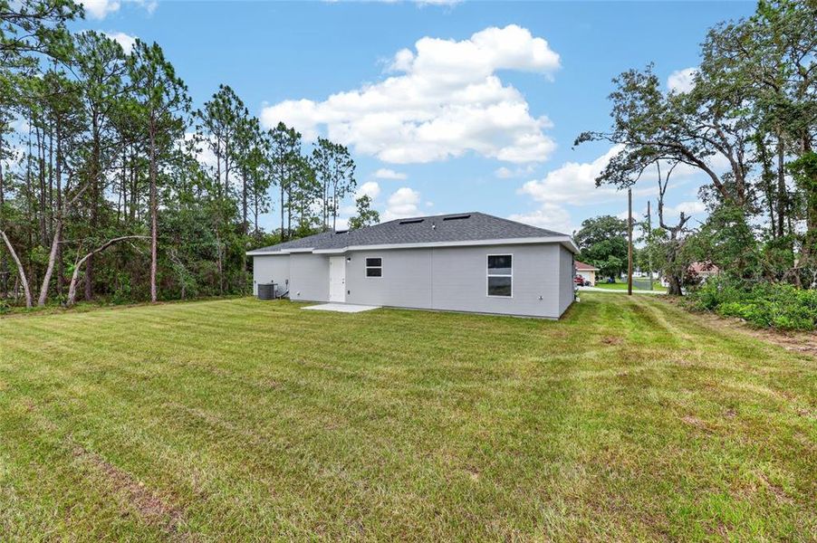 Exterior details and patio area of a home in , Ocala (Image 3).