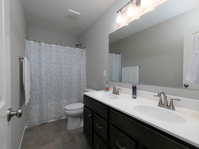 Furnished interior view inside a new home in , Dallas (Image 36). Furnished interior view inside a new home in , Dallas (Image 36).