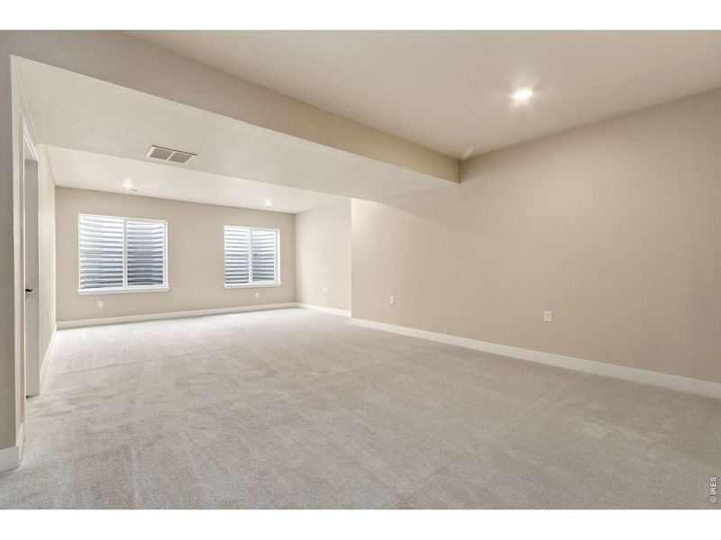 Spacious, unfurnished interior of a new home in , Fort Collins (Image 33).