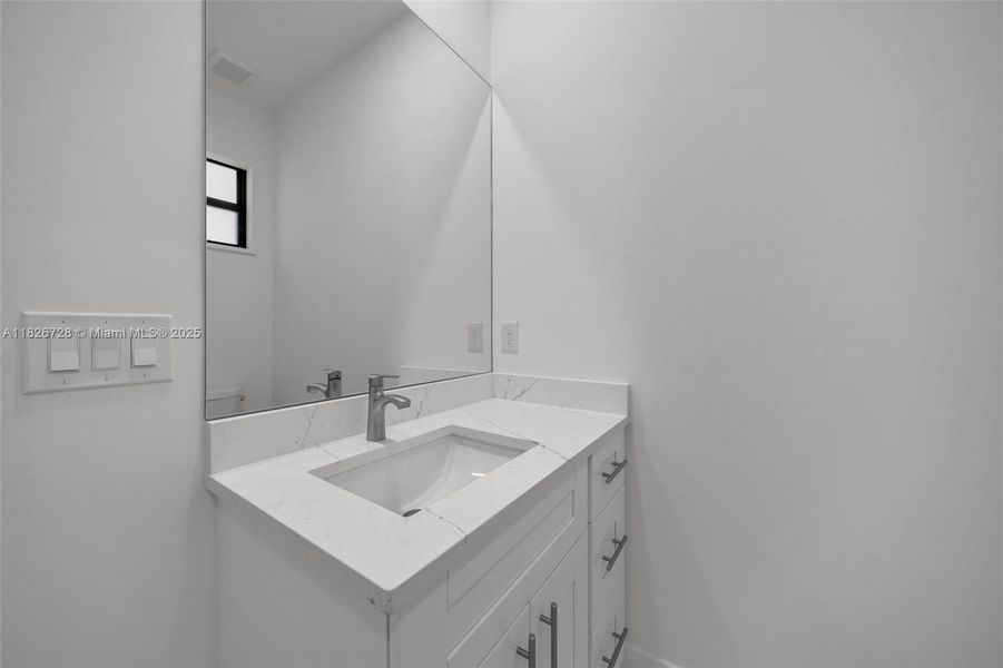 Spacious, unfurnished interior of a new home in , Lehigh Acres (Image 15).