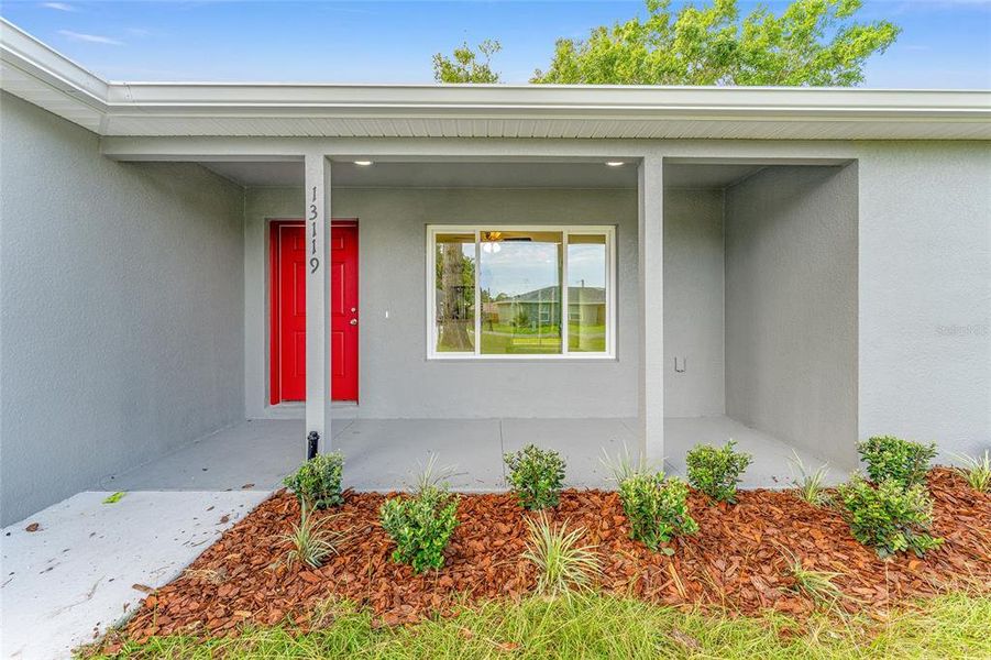 Exterior details and patio area of a home in , Ocklawaha (Image 3).