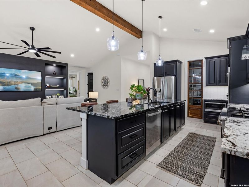 210 Falling Hls, New Braunfels, TX 78132 - New Construction Home