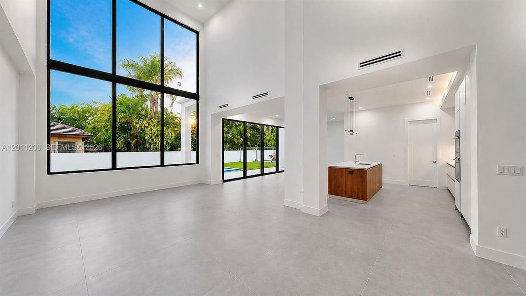 Spacious, unfurnished interior of a new home in , Miami Lakes (Image 72).