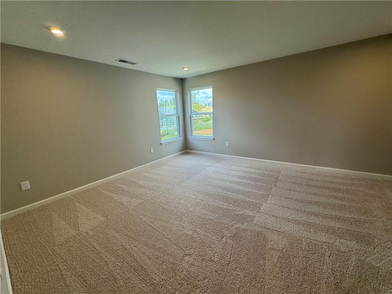 Spacious, unfurnished interior of a new home in Twin Lakes, Hoschton (Image 7).