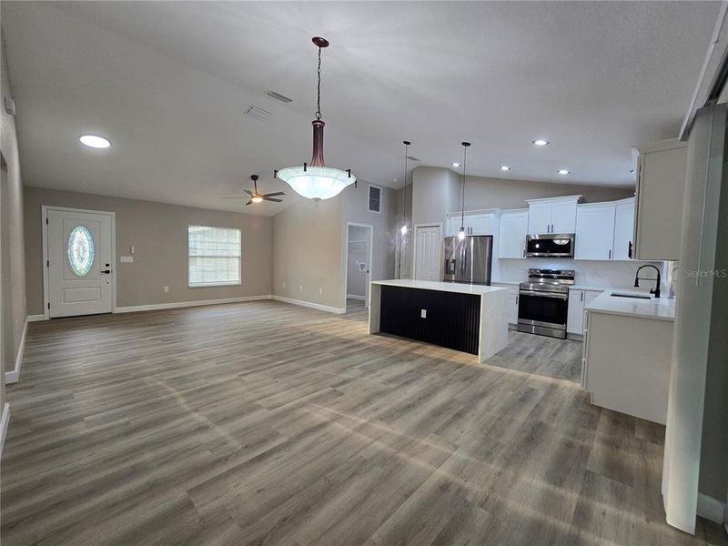 Spacious, unfurnished interior of a new home in , Ocala (Image 24).