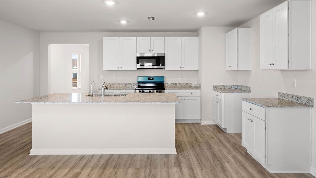 Furnished interior view inside a new home in Titus Park, Panama City (Image 9).