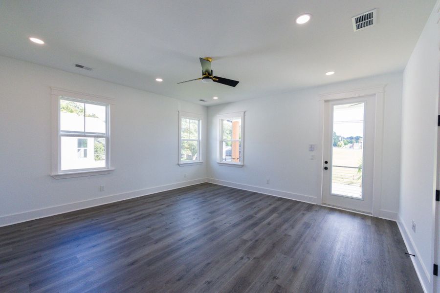 Spacious, unfurnished interior of a new home in , North Charleston (Image 77).