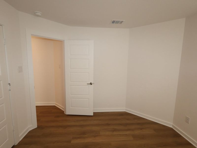 Spacious, unfurnished interior of a new home in Summerview, Fulshear (Image 20). Spacious, unfurnished interior of a new home in Summerview, Fulshear (Image 20).