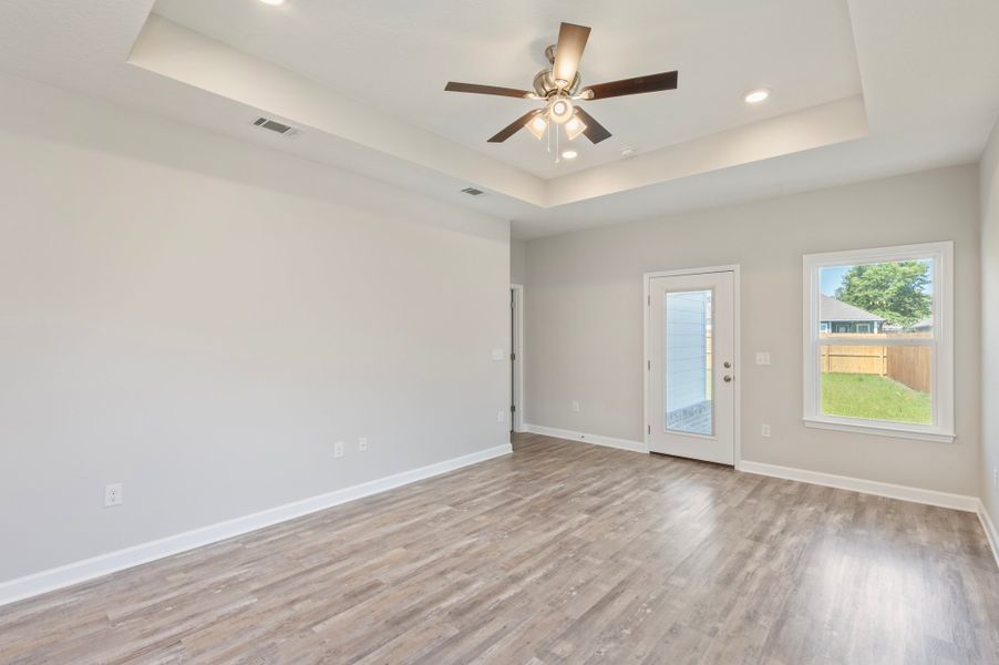 Representative unfurnished interior of a home built from the Georgia by CJL Homes in McCarthy Estates, Defuniak Springs (Image 18).