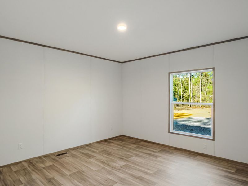 Spacious, unfurnished interior of a new home in , Round O (Image 8).