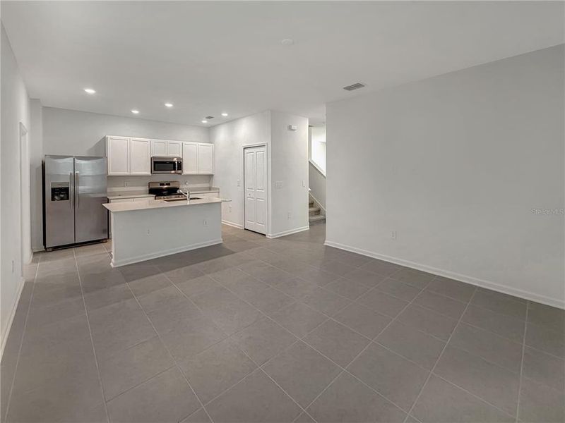 Spacious, unfurnished interior of a new home in , Apopka (Image 19).