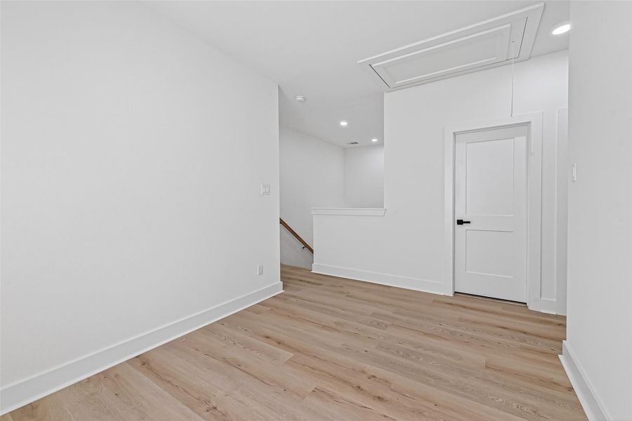 Spacious, unfurnished interior of a new home in , Houston (Image 24).