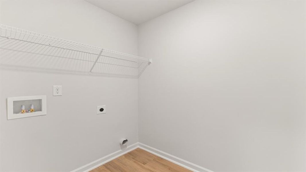 Spacious, unfurnished interior of a new home in Sherwood Manor, South Fulton (Image 19).