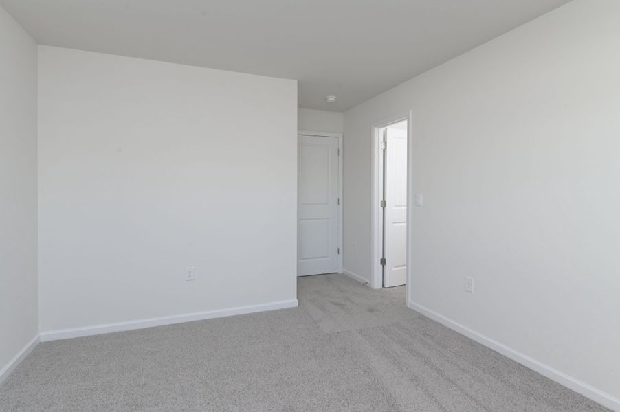 Spacious, unfurnished interior of a new home in Mulberry Landing, Orangeburg (Image 12).