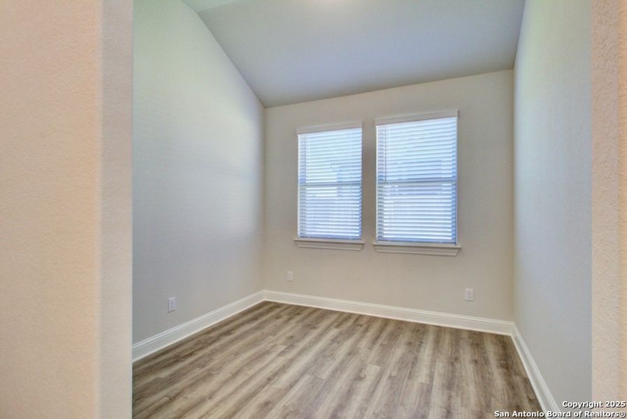 Spacious, unfurnished interior of a new home in Veramendi, New Braunfels (Image 13).