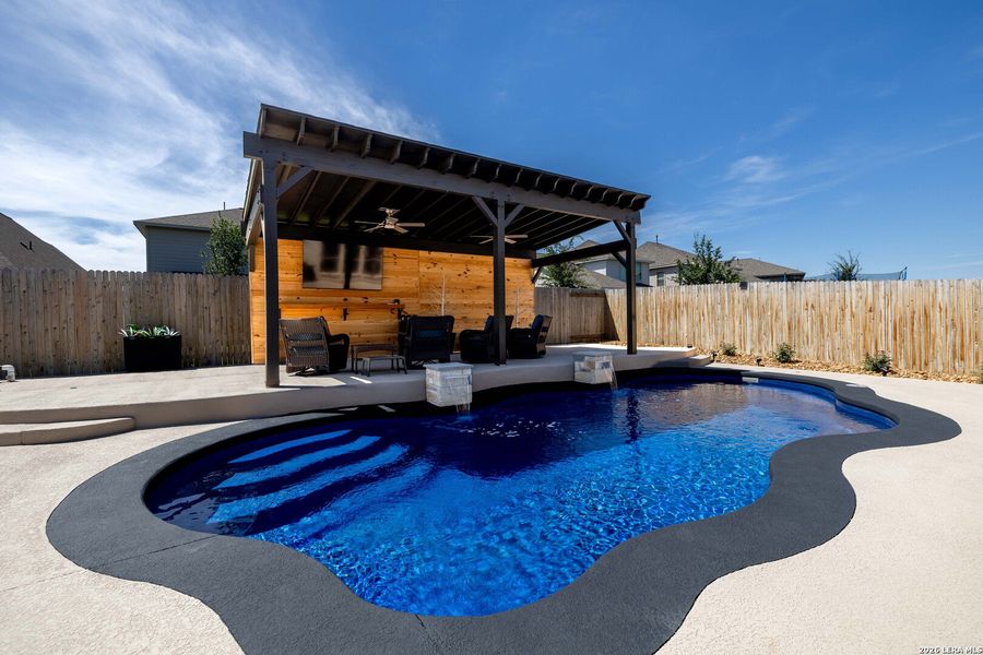 Community amenities in Kallison Ranch, San Antonio (Image 38).