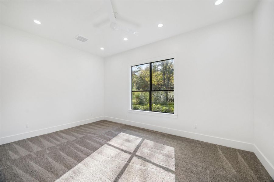 Spacious, unfurnished interior of a new home in , Waller (Image 32).