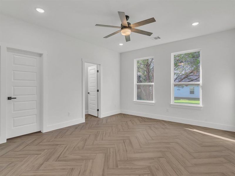 Spacious, unfurnished interior of a new home in , Granbury (Image 31). Spacious, unfurnished interior of a new home in , Granbury (Image 31).
