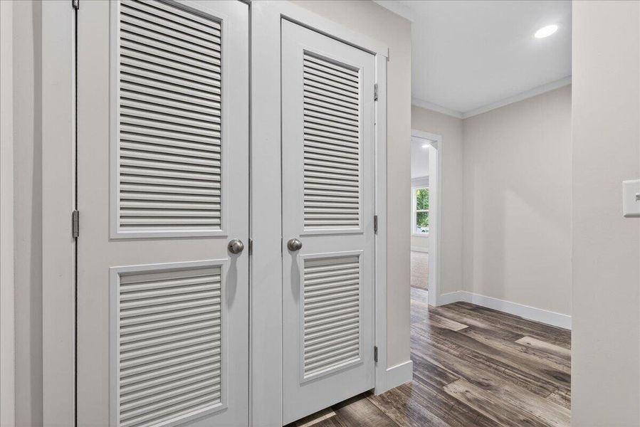 Spacious, unfurnished interior of a new home in , Walterboro (Image 29).