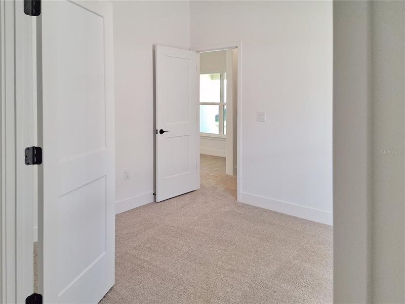 Spacious, unfurnished interior of a new home in Arbor Park, Leesburg (Image 13).