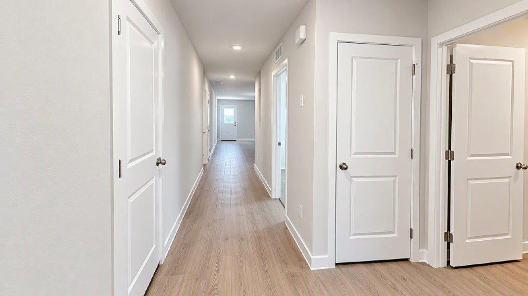 Spacious, unfurnished interior of a new home in Kokomo, Rockport (Image 8).