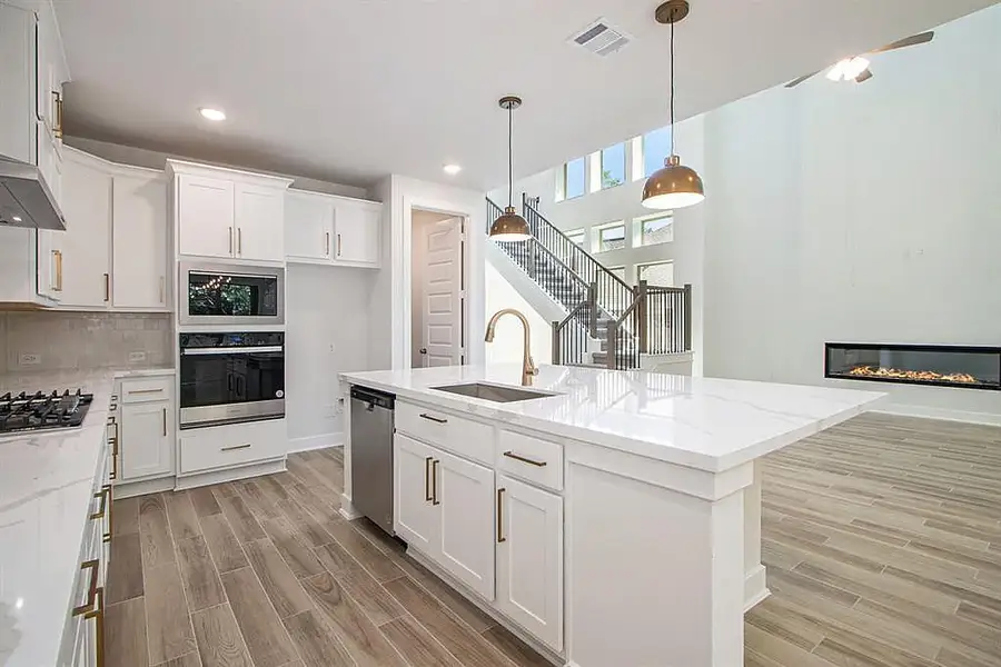 Furnished interior view inside a new home in Cross Creek West, Fulshear (Image 5).
