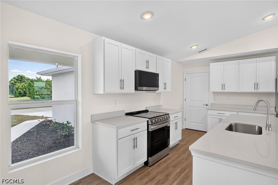 Furnished interior view inside a new home in Cape Coral, Cape Coral (Image 5).