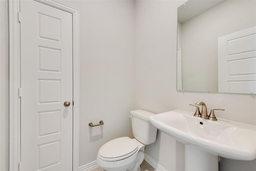 Furnished interior view inside a new home in Walden Pond, Forney (Image 13).