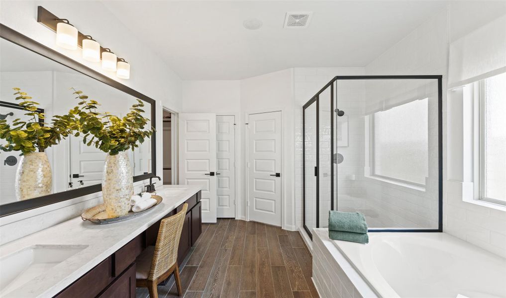 Spa-like owner's bath (*Photo not of actual home and used for illustration purposes only.)