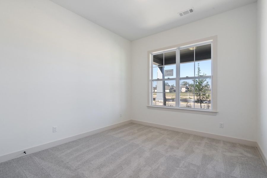 Spacious, unfurnished interior of a new home in Lockwood, Collierville (Image 23).