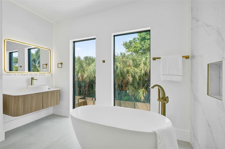 Furnished interior view inside a new home in , Fort Lauderdale (Image 34). Furnished interior view inside a new home in , Fort Lauderdale (Image 34).