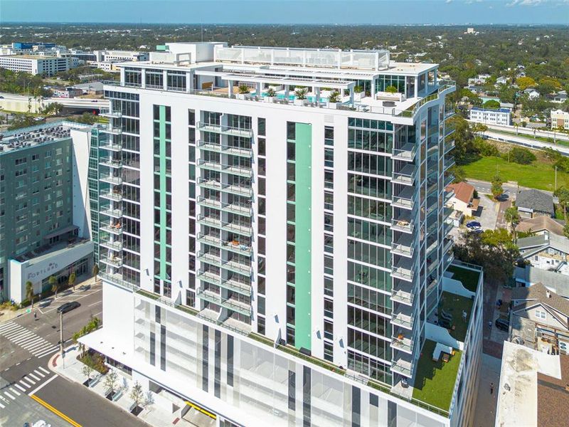 Front exterior of a new home in , St. Petersburg, FL, highlighting curb appeal (Image 21).