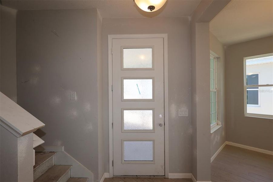 Spacious, unfurnished interior of a new home in Bay Lake Farms, St. Cloud (Image 5).