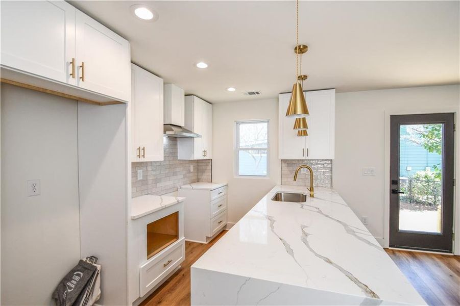 Furnished interior view inside a new home in , Atlanta (Image 10).