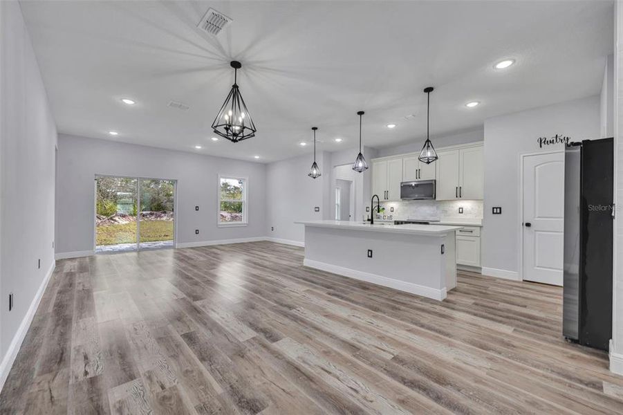 Spacious, unfurnished interior of a new home in , Kissimmee (Image 32).