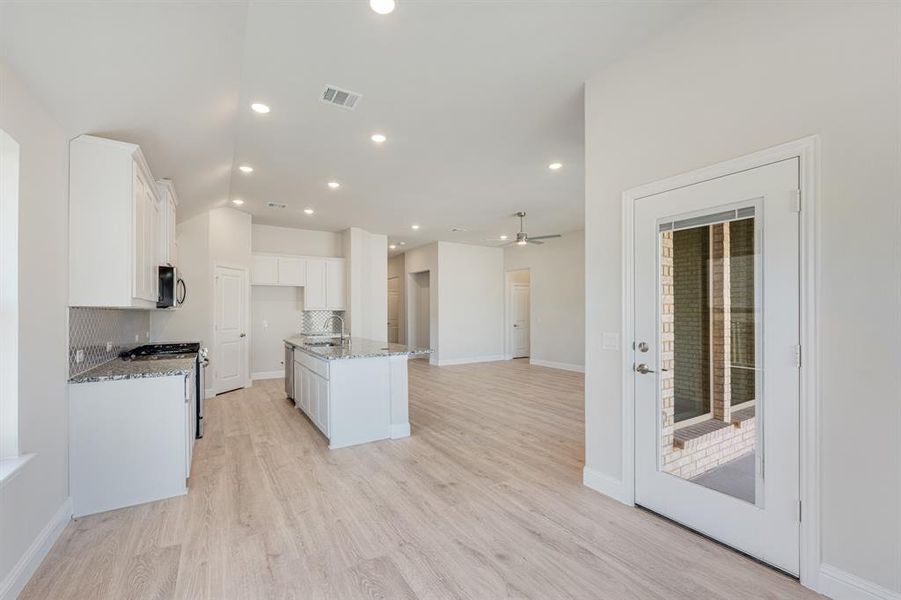 Spacious, unfurnished interior of a new home in Arcadia Trails Classic 50, Balch Springs (Image 21). Spacious, unfurnished interior of a new home in Arcadia Trails Classic 50, Balch Springs (Image 21).