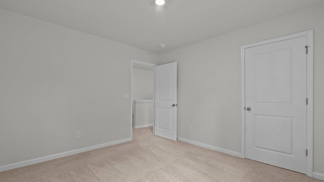 Spacious, unfurnished interior of a new home in Blair Ridge, La Grange (Image 30).