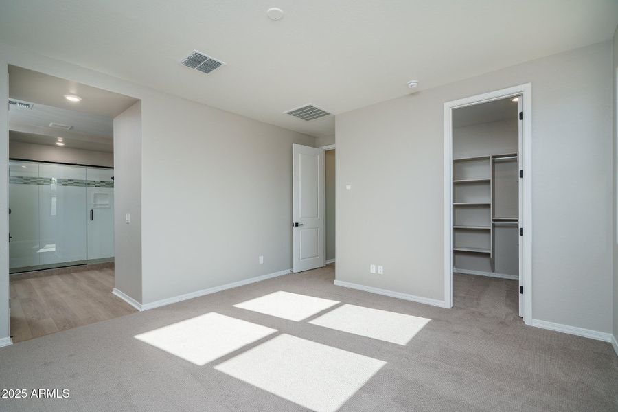 14) PRIMARY BEDROOM 14) PRIMARY BEDROOM