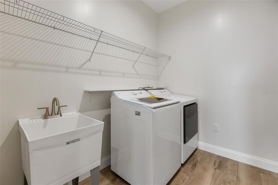 Furnished interior view inside a new home in , Tavares (Image 9).