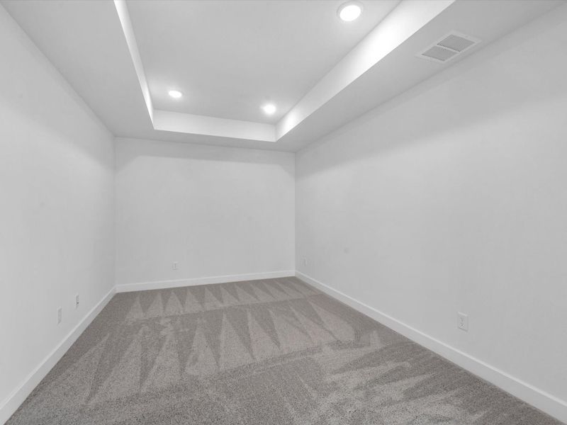 Spacious, unfurnished interior of a new home in Sienna, Missouri City (Image 15).