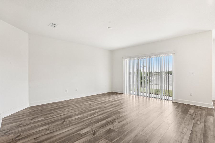 Spacious, unfurnished interior of a new home in Spring Hill, Spring Hill (Image 23).