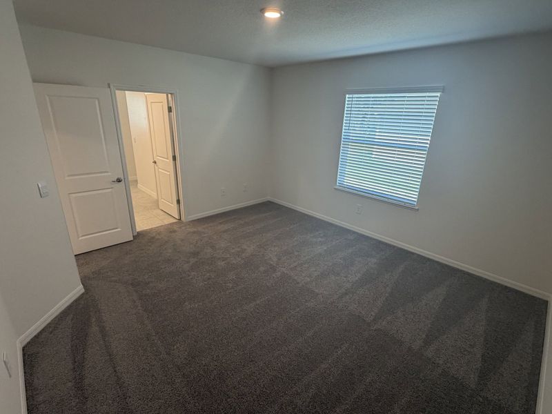 Spacious, unfurnished interior of a new home in Sebastian Highlands, Sebastian (Image 6).
