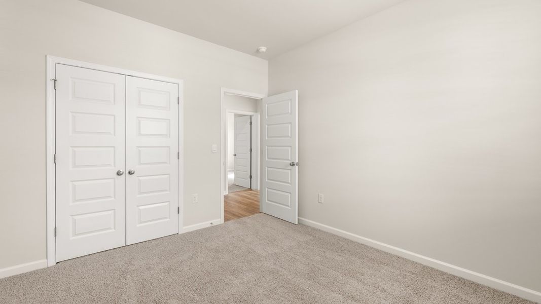 Spacious, unfurnished interior of a new home in Kingston Ranch at Lake Oconee, Buckhead (Image 20).