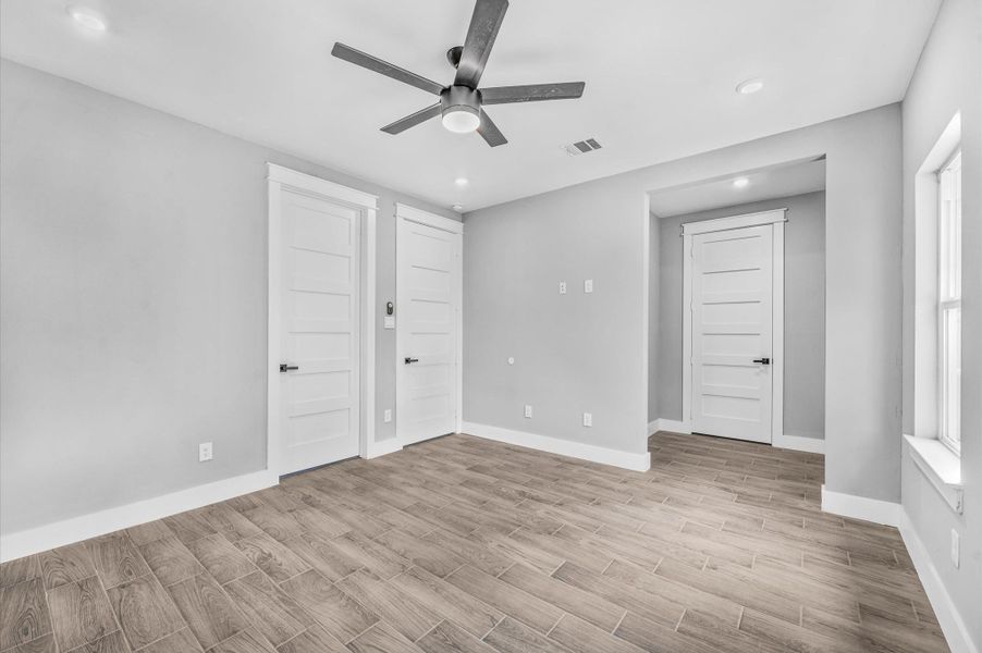 Spacious, unfurnished interior of a new home in , Houston (Image 20).