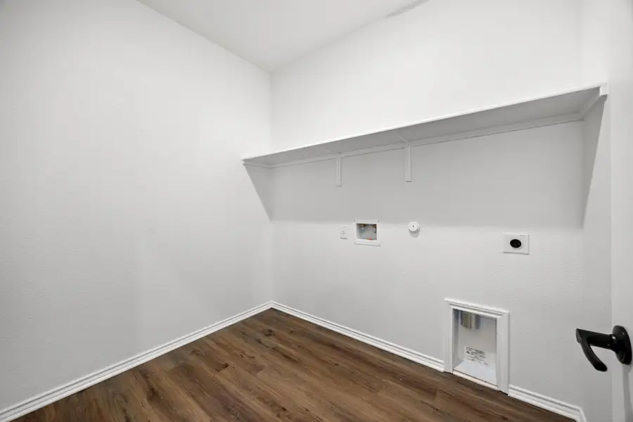 Spacious, unfurnished interior of a new home in Overlook Ranch, Georgetown (Image 16). Spacious, unfurnished interior of a new home in Overlook Ranch, Georgetown (Image 16).