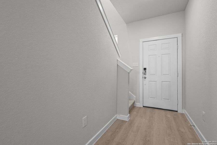 Spacious, unfurnished interior of a new home in Senna, Leon Valley (Image 22). Spacious, unfurnished interior of a new home in Senna, Leon Valley (Image 22).