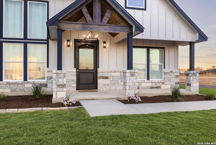 Exterior details and patio area of a home in , Natalia (Image 24).