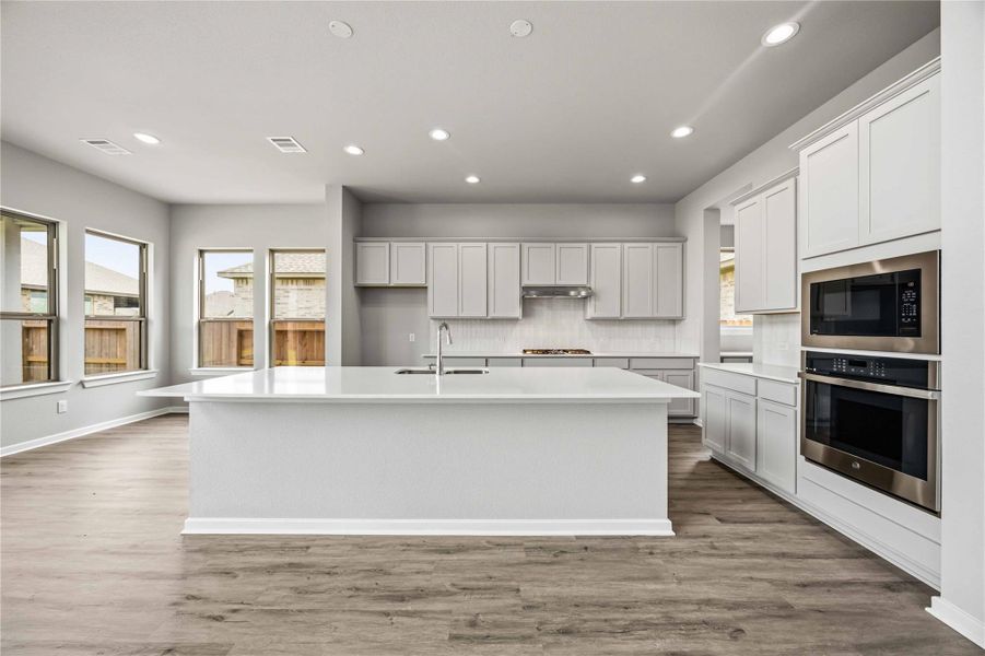 Furnished interior view inside a new home in Canterra Creek  60', Rosharon (Image 10).