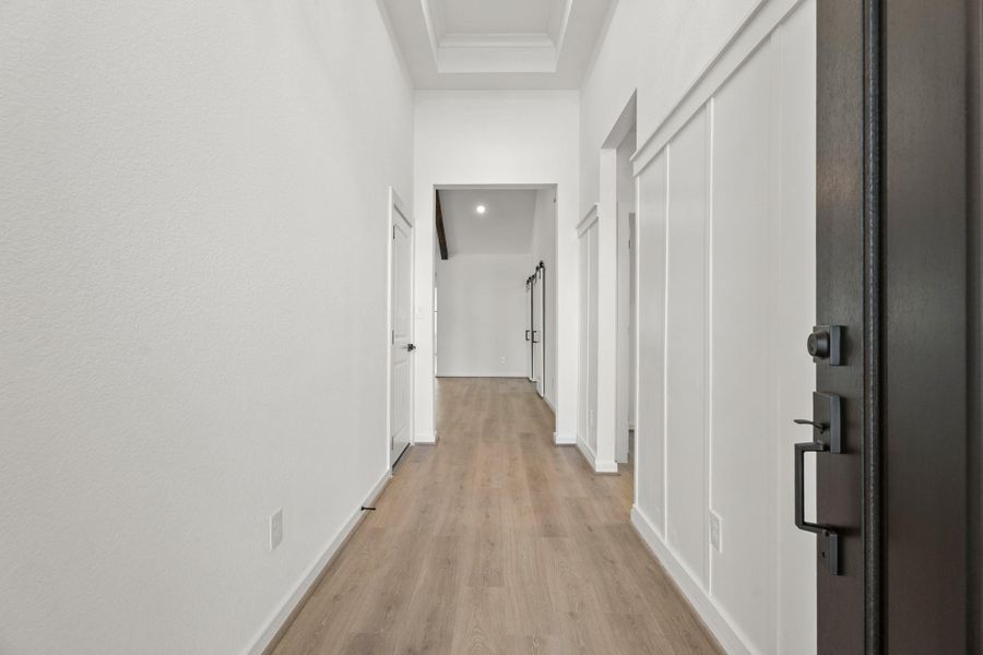 Welcoming foyer (*Photo not of actual home and used for illustration purposes only.)